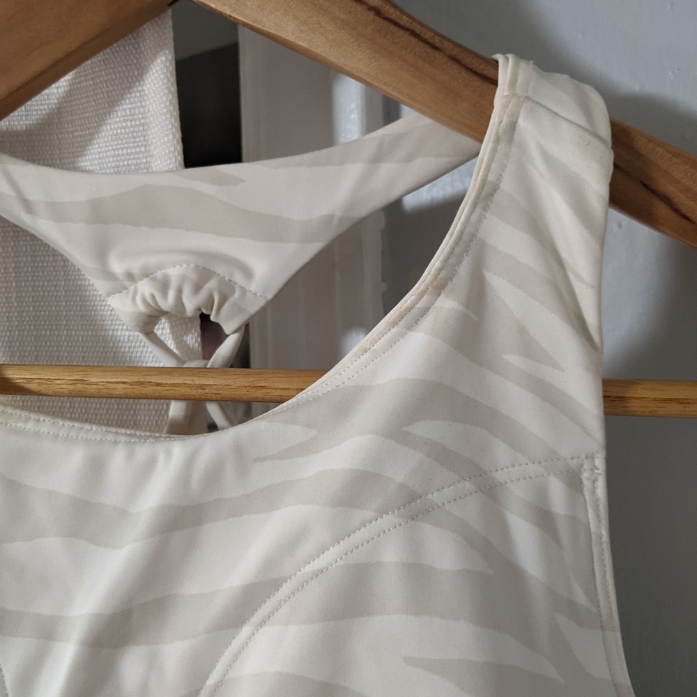 Old Navy Workout Tank - Picture 7 of 10